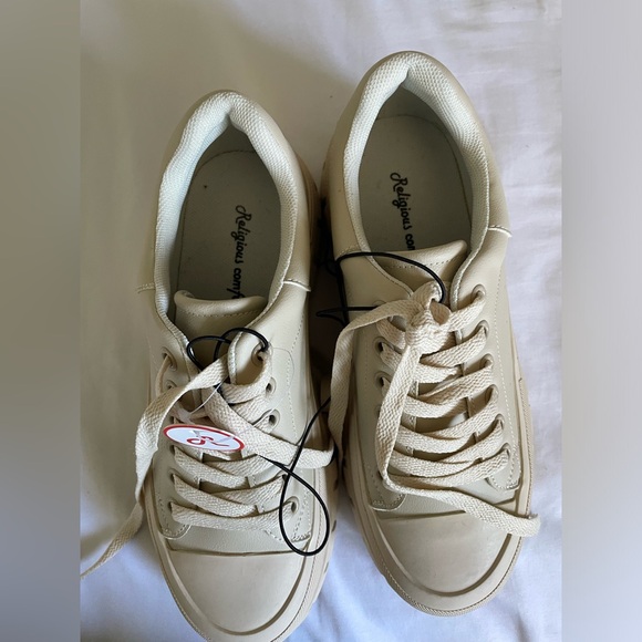 Religious Comfort women’s platform sneakers, size  6 - Picture 6 of 7